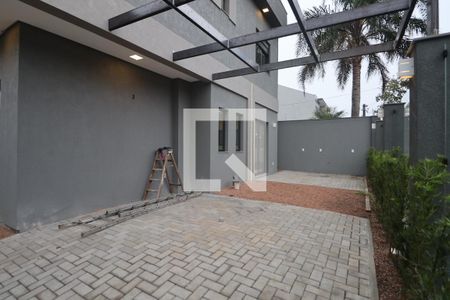 Área externa de casa à venda com 3 quartos, 142m² em São José, Canoas