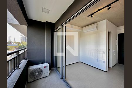 Sacada de kitnet/studio para alugar com 0 quarto, 23m² em Jardim das Acacias, São Paulo