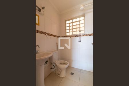 Banheiro da Suíte 05 de casa à venda com 6 quartos, 311m² em Jardim Miranda, Campinas