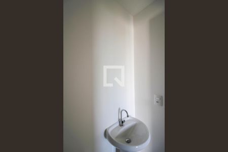 Banheiro  de apartamento à venda com 2 quartos, 32m² em Parque Novo Mundo, Guarulhos