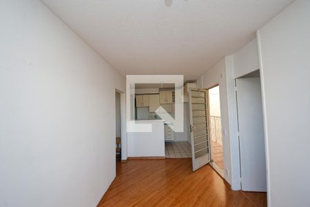 Sala de apartamento para alugar com 2 quartos, 77m² em Jardim Santa Teresinha, São Paulo