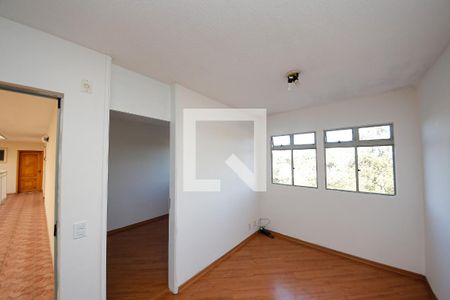 Sala de apartamento para alugar com 2 quartos, 77m² em Jardim Santa Teresinha, São Paulo