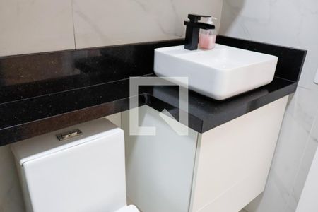 Banheiro de apartamento para alugar com 2 quartos, 47m² em Piratininga, Osasco