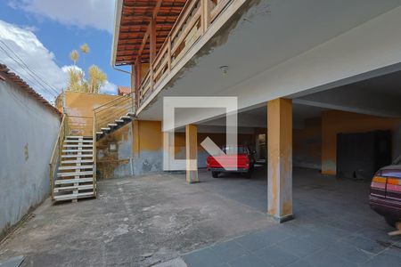 Garagem de casa à venda com 3 quartos, 458m² em Santa Amelia, Belo Horizonte