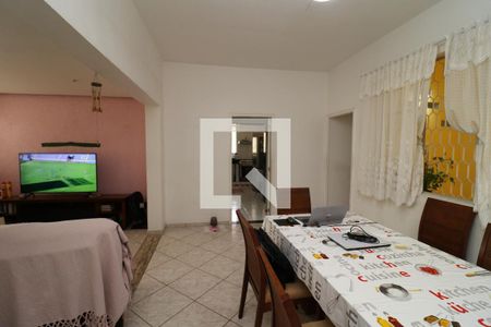Sala de casa à venda com 5 quartos, 240m² em Jardim Guanabara, Rio de Janeiro