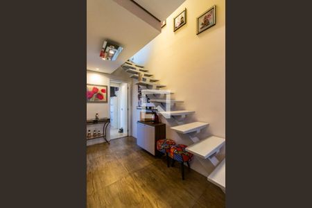 Escada de apartamento à venda com 3 quartos, 84m² em Vila Andrade, São Paulo