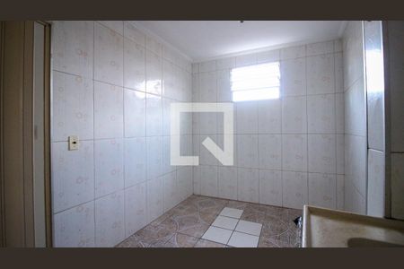 Cozinha de casa para alugar com 1 quarto, 50m² em Jardim Dona Sinha, São Paulo