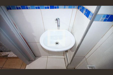 Banheiro de casa para alugar com 1 quarto, 50m² em Jardim Dona Sinha, São Paulo