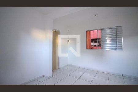 Sala/Quarto de casa para alugar com 1 quarto, 50m² em Jardim Dona Sinha, São Paulo