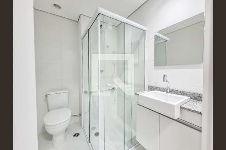 Banheiro de kitnet/studio para alugar com 1 quarto, 25m² em Butantã, São Paulo