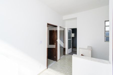 Hall do 2º andar de casa para alugar com 2 quartos, 150m² em Irajá, Rio de Janeiro