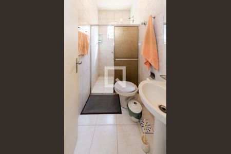 Banheiro de casa à venda com 2 quartos, 180m² em Jardim America, Belo Horizonte