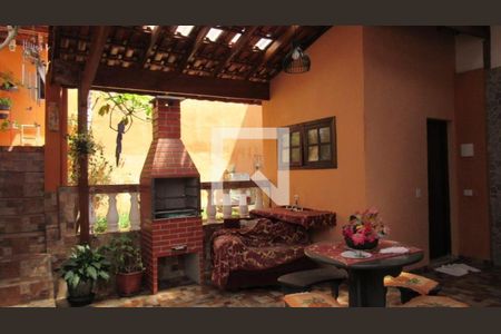 Casa à venda com 4 quartos, 200m² em Vila Pereira Barreto, São Paulo