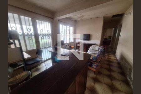 Casa à venda com 3 quartos, 200m² em Socorro, São Paulo