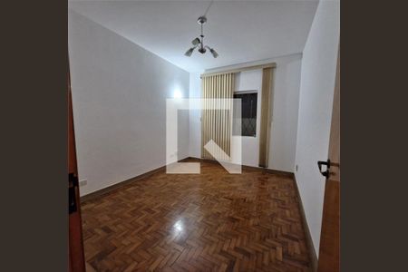 Casa à venda com 3 quartos, 208m² em Jardim Santa Helena, São Paulo