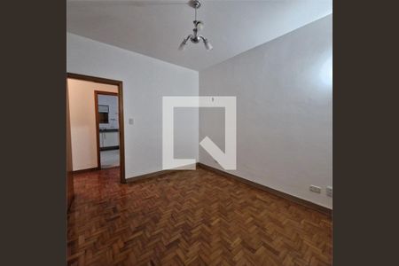 Casa à venda com 3 quartos, 208m² em Jardim Santa Helena, São Paulo