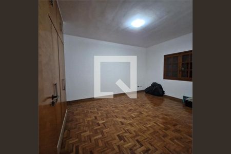 Casa à venda com 3 quartos, 208m² em Jardim Santa Helena, São Paulo