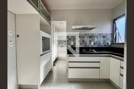 Cozinha de apartamento à venda com 1 quarto, 55m² em Centro, Campinas