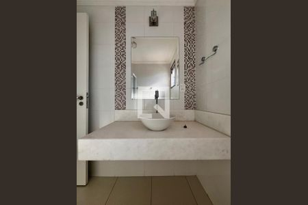 Banheiro de apartamento à venda com 1 quarto, 55m² em Centro, Campinas