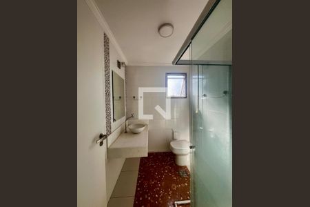 Banheiro de apartamento à venda com 1 quarto, 55m² em Centro, Campinas