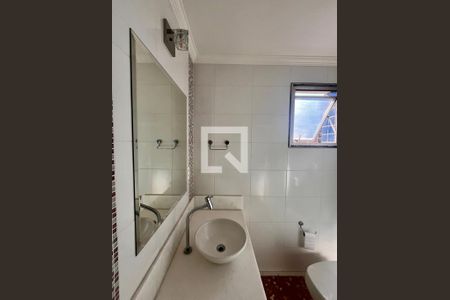 Banheiro de apartamento à venda com 1 quarto, 55m² em Centro, Campinas