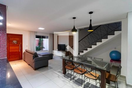 Sala de casa à venda com 4 quartos, 172m² em Cabral, Contagem
