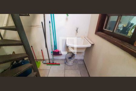 Área de Serviço de casa à venda com 3 quartos, 196m² em Santo Antônio, Osasco