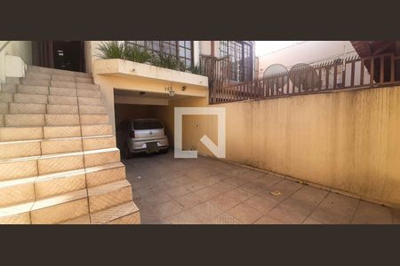 Garagem de casa à venda com 3 quartos, 196m² em Santo Antônio, Osasco