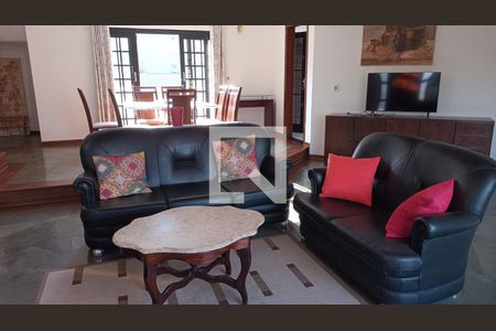 Sala de casa de condomínio para alugar com 4 quartos, 336m² em Condomínio Estância Marambaia, Vinhedo