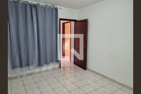 Quarto 2 de casa para alugar com 2 quartos, 50m² em Jardim Maria Virginia, São Paulo
