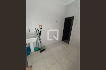 Casa à venda com 3 quartos, 300m² em Chácara Seis de Outubro, São Paulo