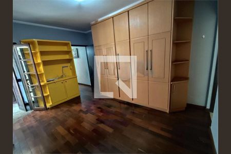 Casa à venda com 3 quartos, 300m² em Chácara Seis de Outubro, São Paulo