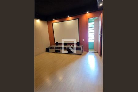 Casa à venda com 3 quartos, 300m² em Chácara Seis de Outubro, São Paulo