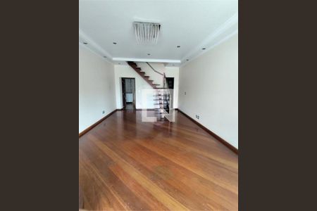 Casa à venda com 3 quartos, 300m² em Chácara Seis de Outubro, São Paulo