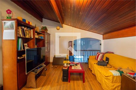 Casa à venda com 4 quartos, 325m² em Chácara Monte Alegre, São Paulo