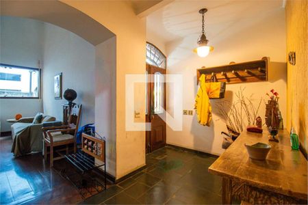 Casa à venda com 4 quartos, 325m² em Chácara Monte Alegre, São Paulo