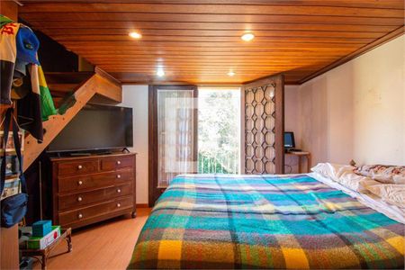 Casa à venda com 4 quartos, 325m² em Chácara Monte Alegre, São Paulo