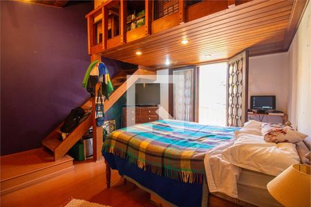 Casa à venda com 4 quartos, 325m² em Chácara Monte Alegre, São Paulo