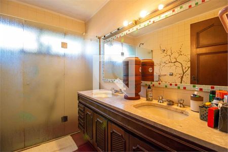 Casa à venda com 4 quartos, 325m² em Chácara Monte Alegre, São Paulo