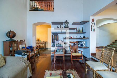 Casa à venda com 4 quartos, 325m² em Chácara Monte Alegre, São Paulo