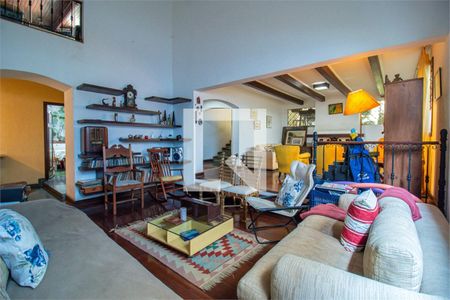 Casa à venda com 4 quartos, 325m² em Chácara Monte Alegre, São Paulo