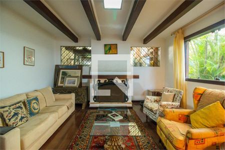 Casa à venda com 4 quartos, 325m² em Chácara Monte Alegre, São Paulo