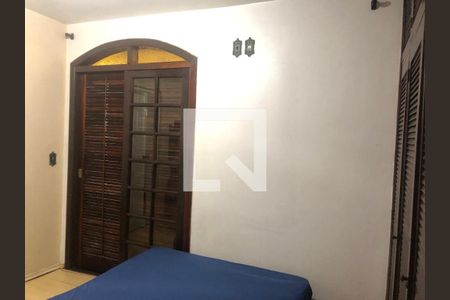 Casa à venda com 3 quartos, 180m² em Jardim das Vertentes, São Paulo