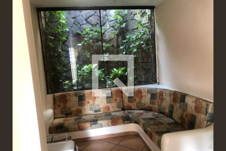 Casa à venda com 3 quartos, 180m² em Jardim das Vertentes, São Paulo