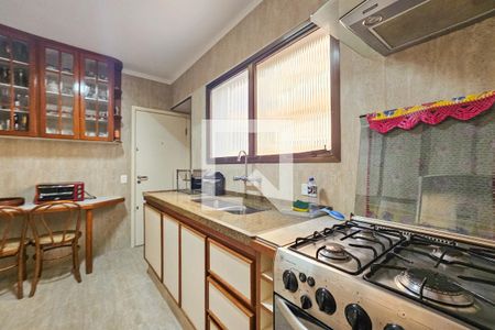 Área de serviço de apartamento para alugar com 3 quartos, 95m² em Vila Luis Antonio, Guarujá