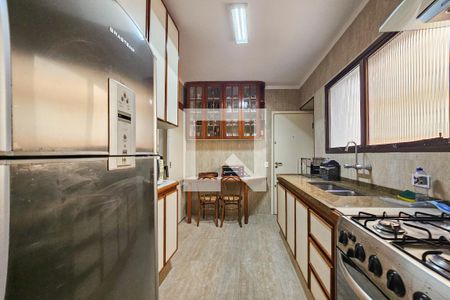Cozinha de apartamento para alugar com 3 quartos, 95m² em Vila Luis Antonio, Guarujá