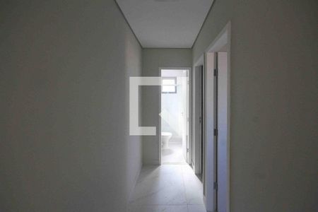 Corredor de apartamento para alugar com 2 quartos, 45m² em Cidade Continental, São Paulo