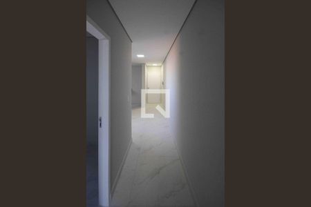 Corredor de apartamento para alugar com 2 quartos, 45m² em Cidade Continental, São Paulo