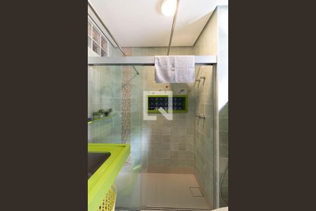 Banheiro de kitnet/studio para alugar com 1 quarto, 32m² em Liberdade, São Paulo