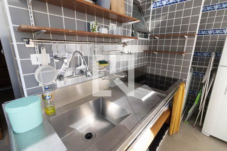 Cozinha de kitnet/studio para alugar com 1 quarto, 32m² em Liberdade, São Paulo